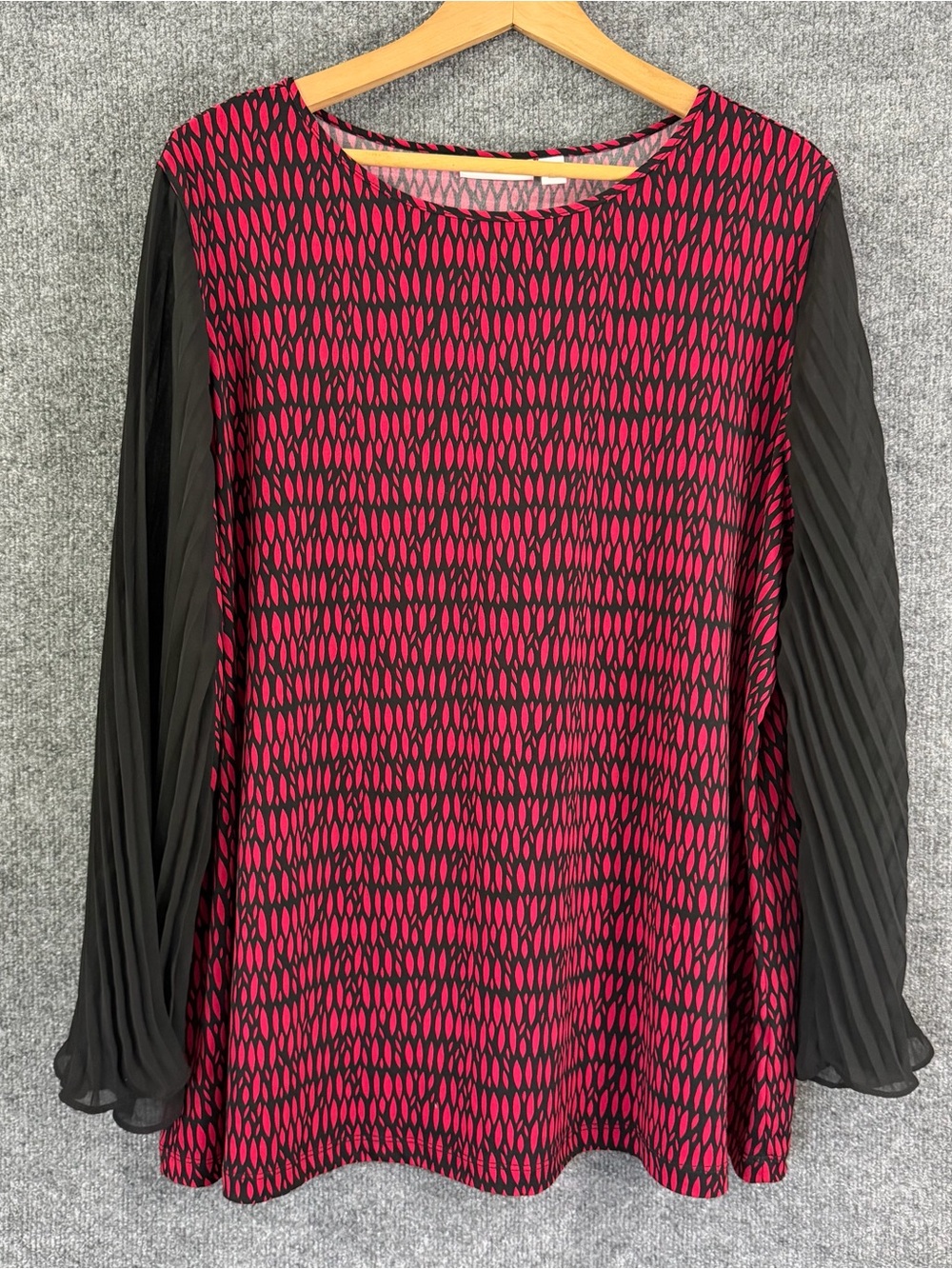 Susan Graver Womens 2X Liquid Knit Top Red Black Long Pleated Sleeve Office